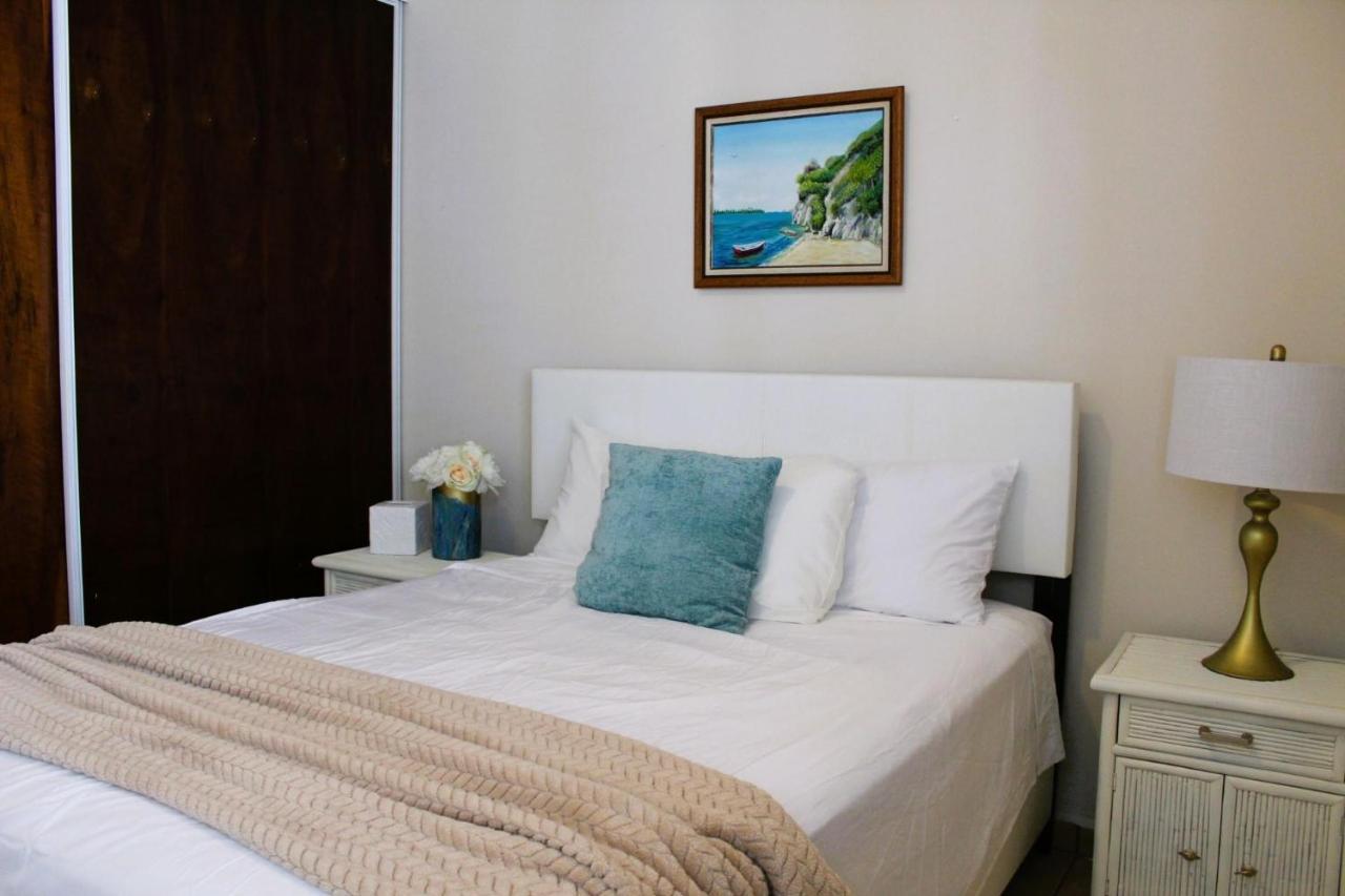 Beachfront 2 Bdr Unit At Victoria Del Mar 4E 林康 外观 照片